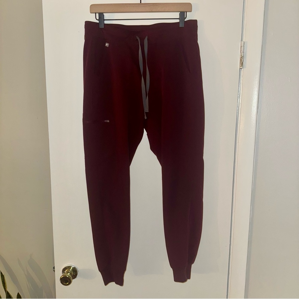 Figs Zamora Burgundy Medium